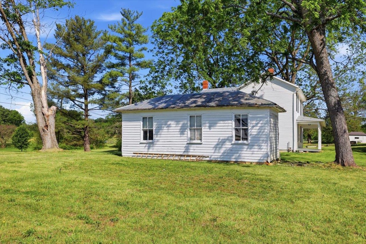 5096 Battlefield Road Harrisonburg, VA 22801 - Photo 27 of 38 a front view of house with yard and green space