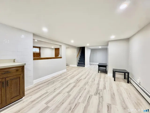 $1,700 | 96 Knickerbocker Avenue, Stamford, CT 06907