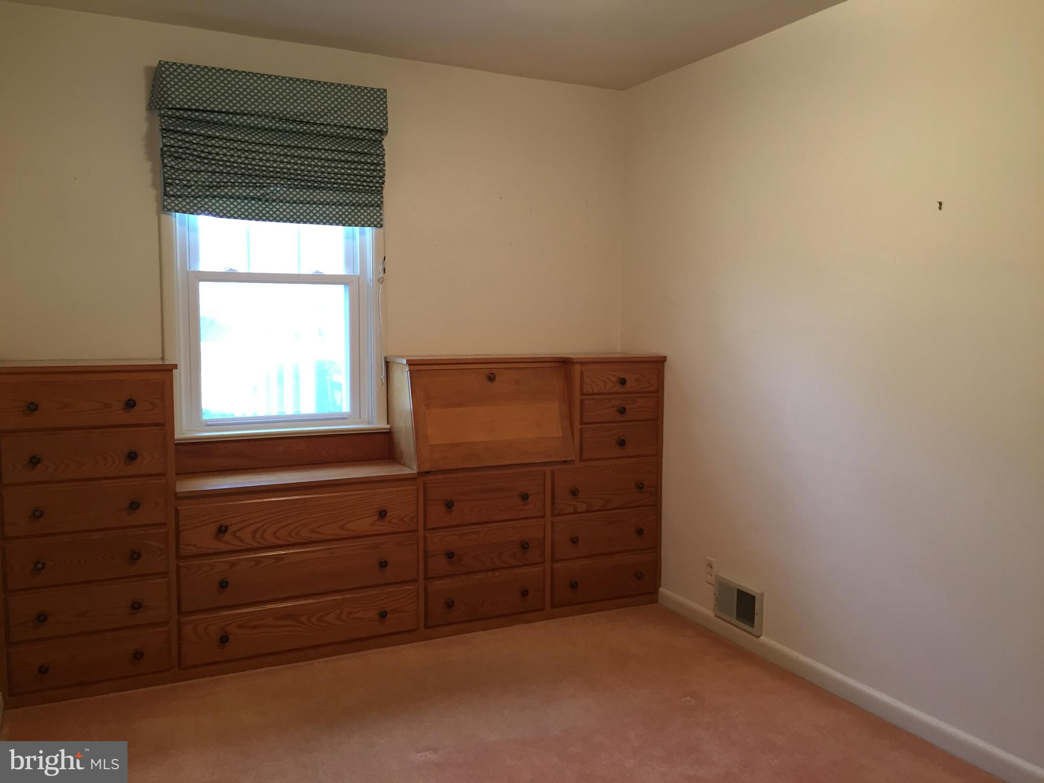 827 Dublin Road Perkasie, PA 18944 - Photo 11 of 18 a view of room with cabinet
