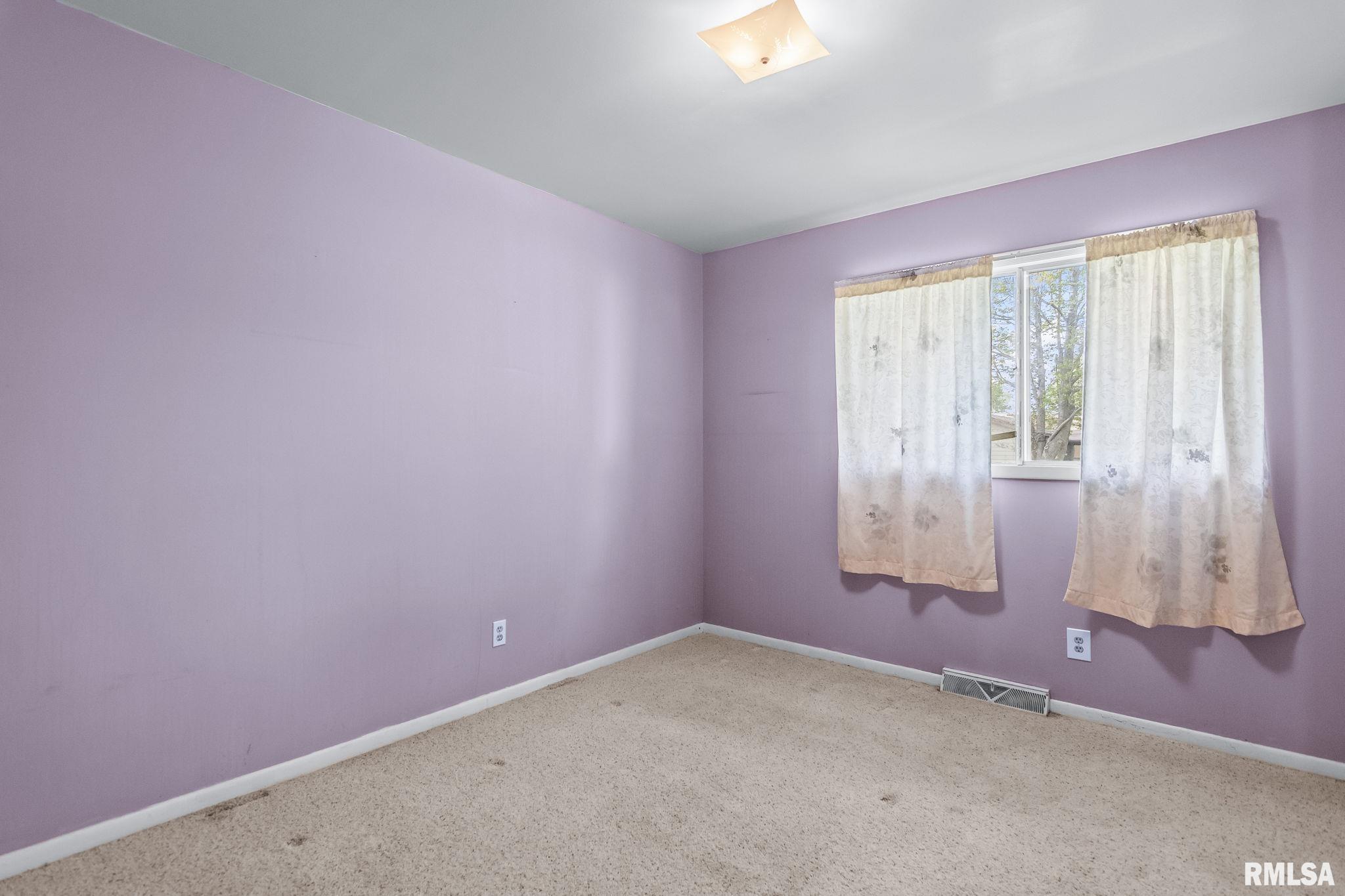 2605 Selkirk Road Springfield, IL 62702 - Photo 18 of 31 Gallery Image 18