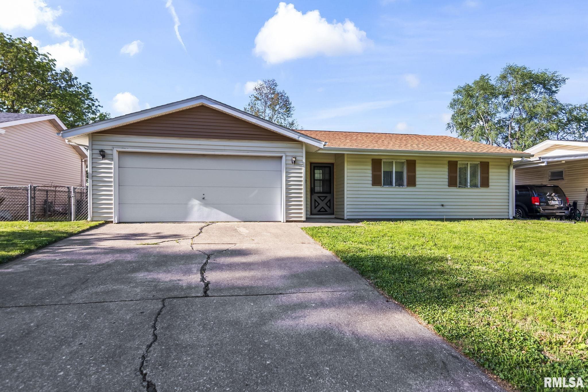 2605 Selkirk Road Springfield, IL 62702 - Photo 3 of 31 Gallery Image 3