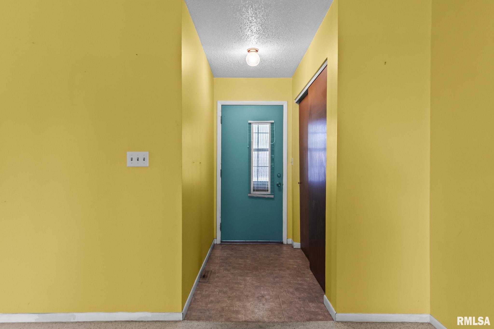 2605 Selkirk Road Springfield, IL 62702 - Photo 4 of 31 Gallery Image 4