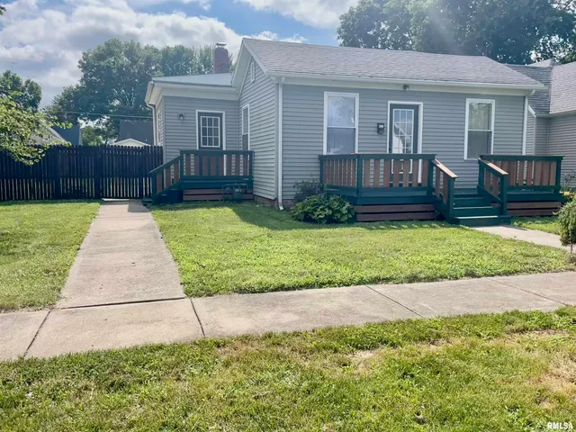 $149,900 | 617 Decatur Street, Lincoln, IL 62656