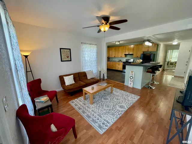 $149,900 | 617 Decatur Street, Lincoln, IL 62656