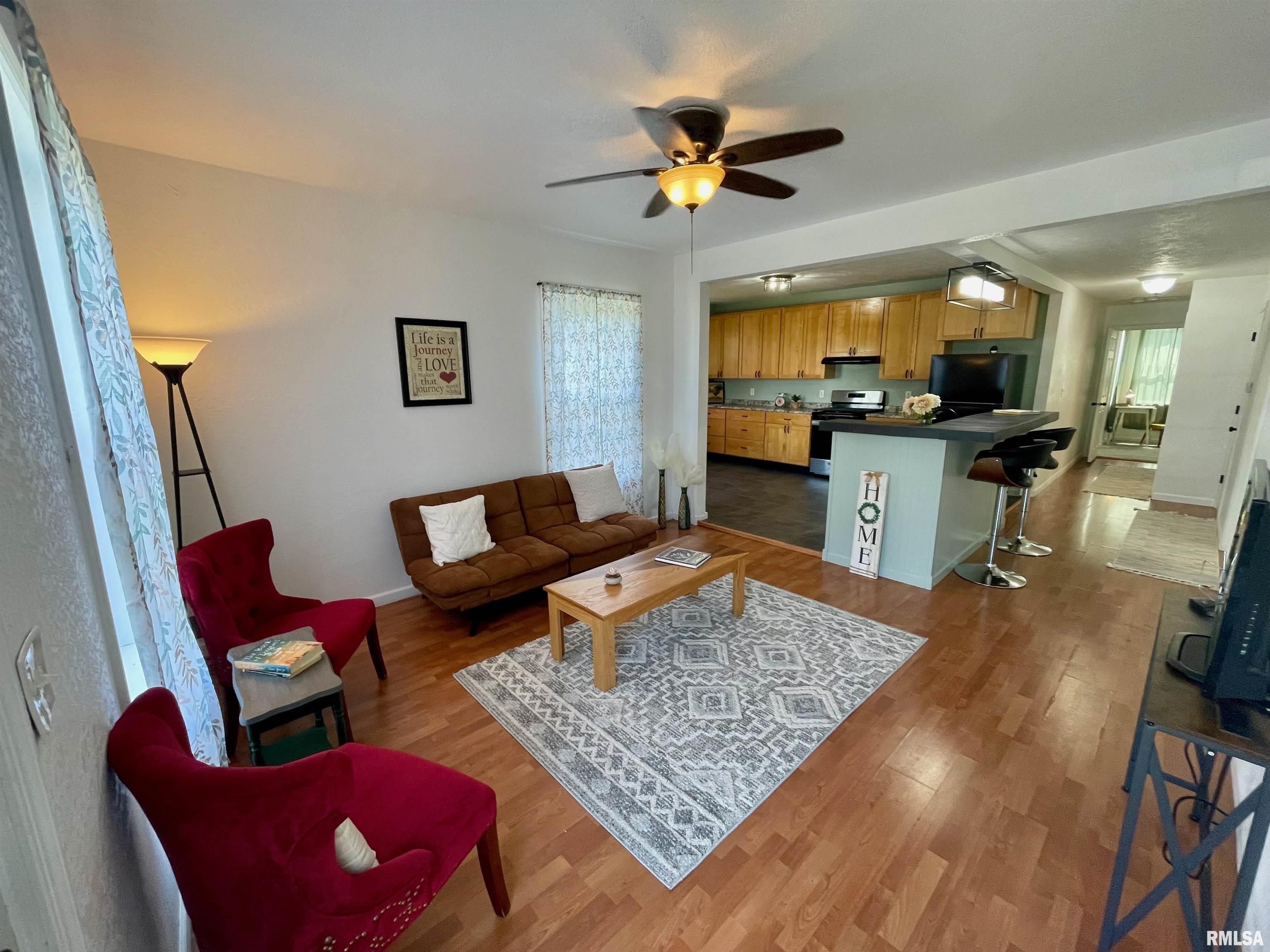 617 Decatur Street Lincoln, IL 62656 - Photo 2 of 11 Gallery Image 2