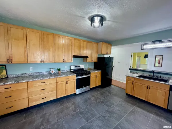 $145,000 | 617 Decatur Street, Lincoln, IL 62656