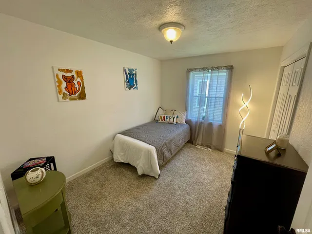 $149,900 | 617 Decatur Street, Lincoln, IL 62656