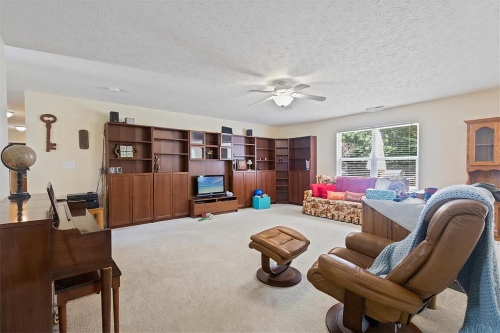 8731 Redditch Drive Avon, IN 46123 - Photo 10 of 48
