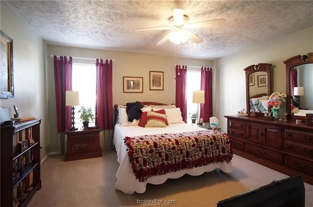 $1,105 | 2306 West Creek Lane, College Station, TX 77845