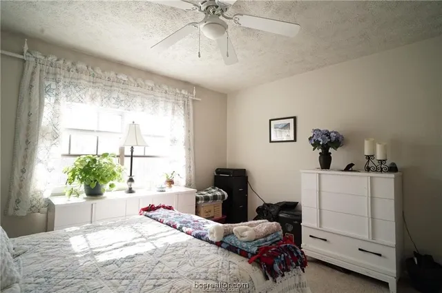 $1,105 | 2306 West Creek Lane, College Station, TX 77845