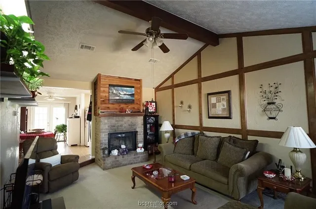 $1,105 | 2306 West Creek Lane, College Station, TX 77845