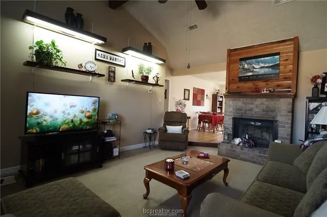 $1,105 | 2306 West Creek Lane, College Station, TX 77845