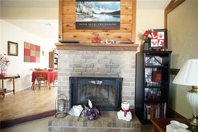 $1,105 | 2306 West Creek Lane, College Station, TX 77845