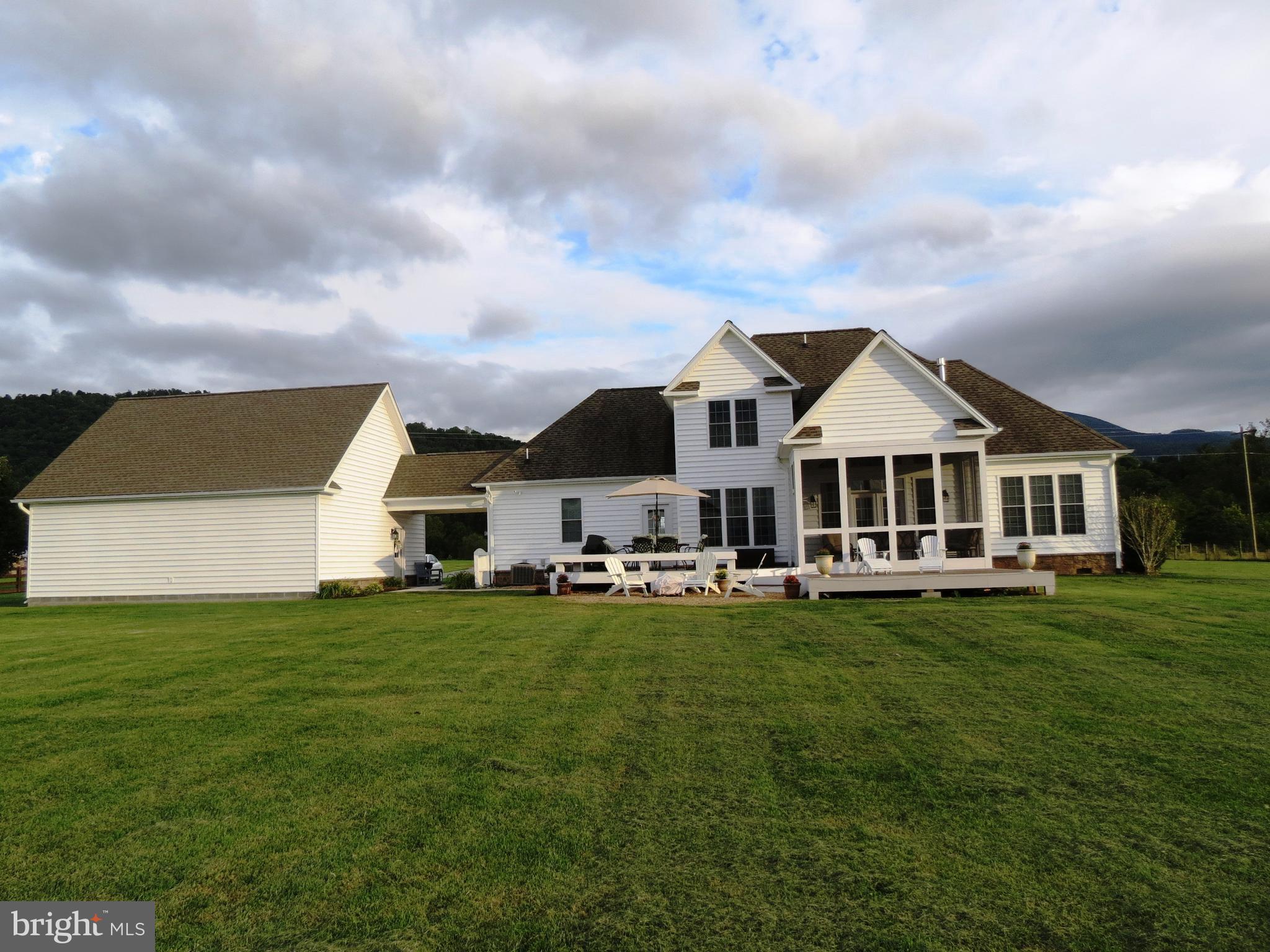6314 Ida Road Luray, VA 22835 - Photo 2 of 30 Exterior (Rear)