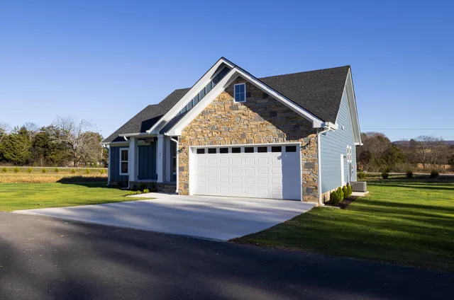 $369,000 | 64 Tailwinds Court, Pikeville, TN 37367