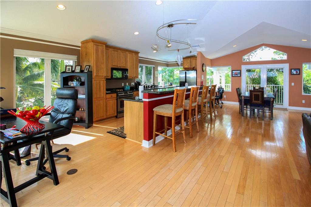 1085 Southwest Blue Water Way Stuart, FL 34997 - Photo 14 of 32 Gallery Image 14