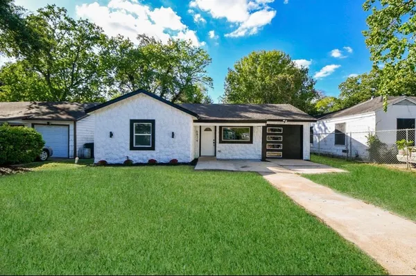 $249,800 | 6834 St Augustine Street, Houston, TX 77021