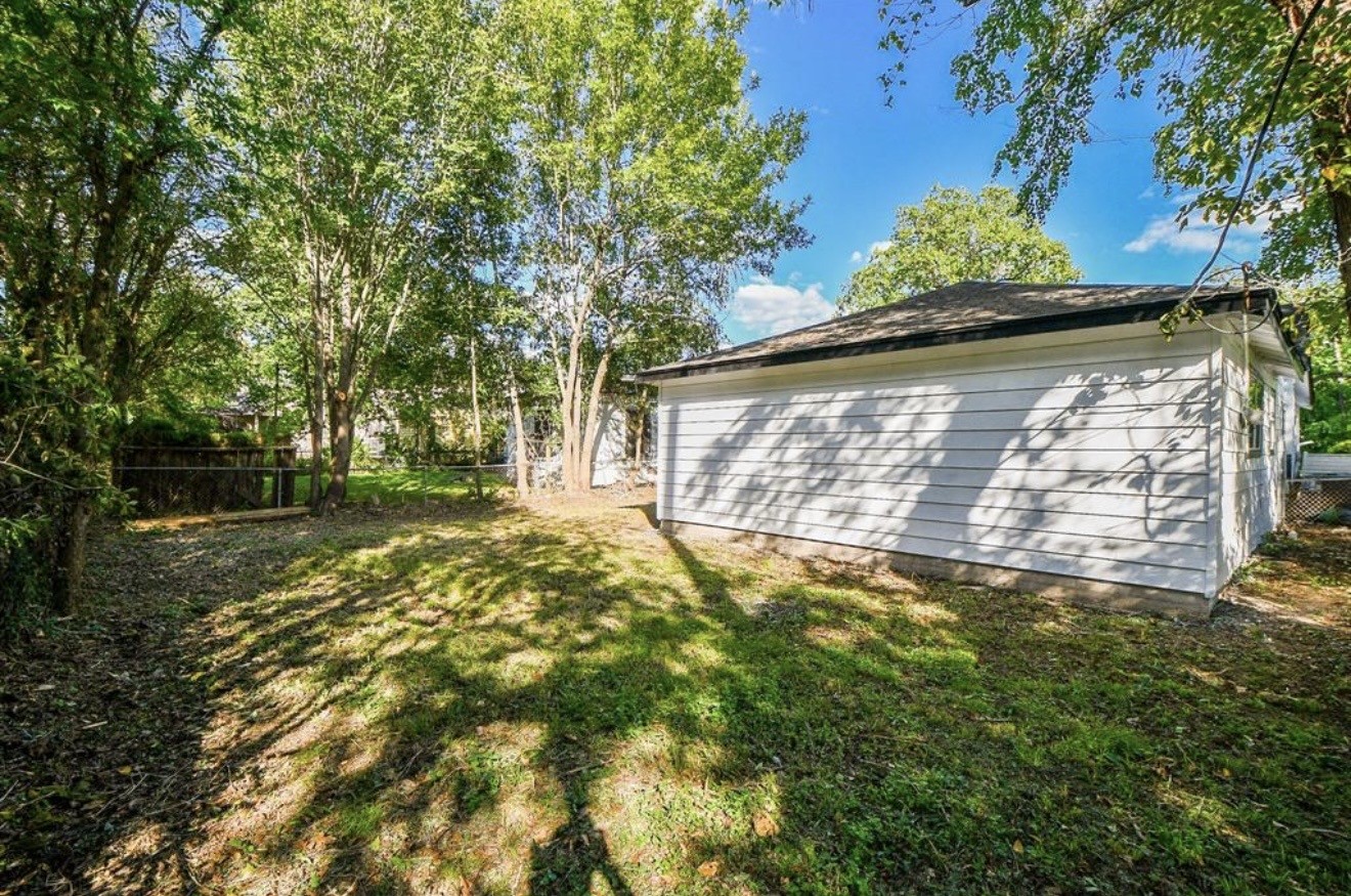 6834 St Augustine Street Houston, TX 77021 - Photo 20 of 21 a view of yard with tree and green space