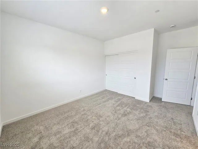 $3,200 | 530 Preston Crst Street, Henderson, NV 89011