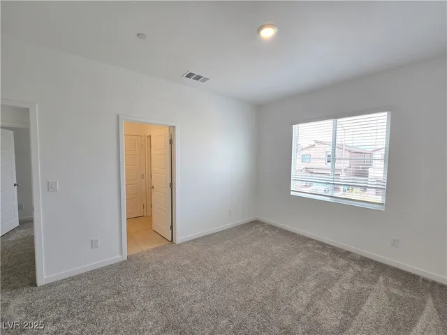 $3,200 | 530 Preston Crst Street, Henderson, NV 89011