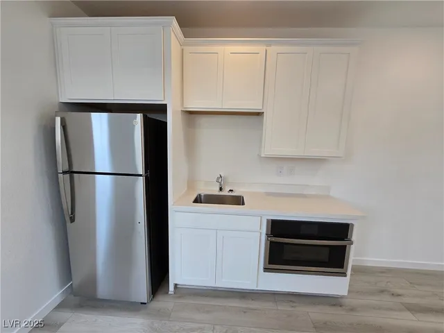 $3,200 | 530 Preston Crst Street, Henderson, NV 89011