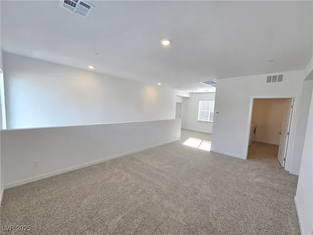 $3,200 | 530 Preston Crst Street, Henderson, NV 89011