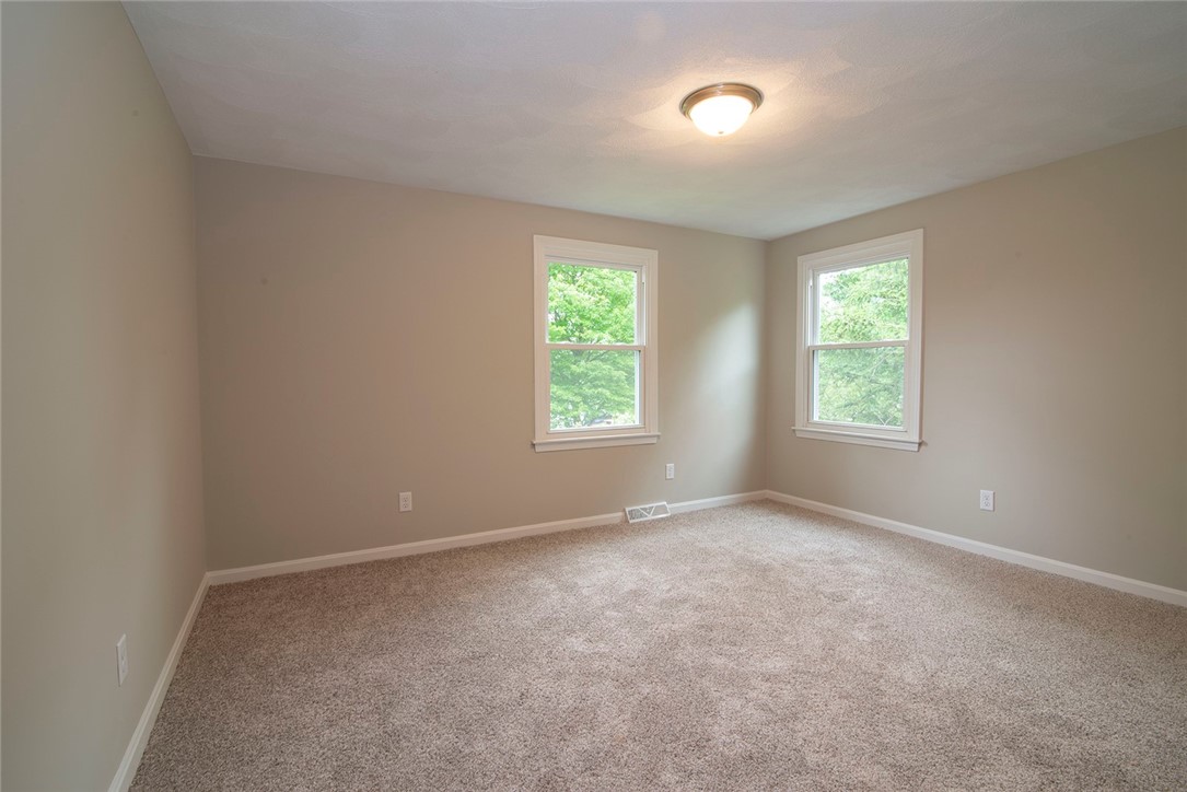 84 Old Rockville Road Hopkinton, RI 02833 - Photo 13 of 16 Master Bedroom