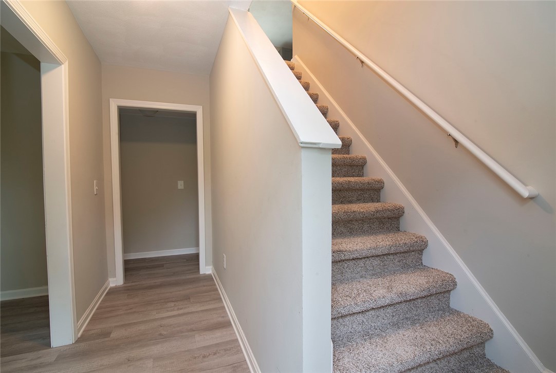 84 Old Rockville Road Hopkinton, RI 02833 - Photo 2 of 16 Entry hall