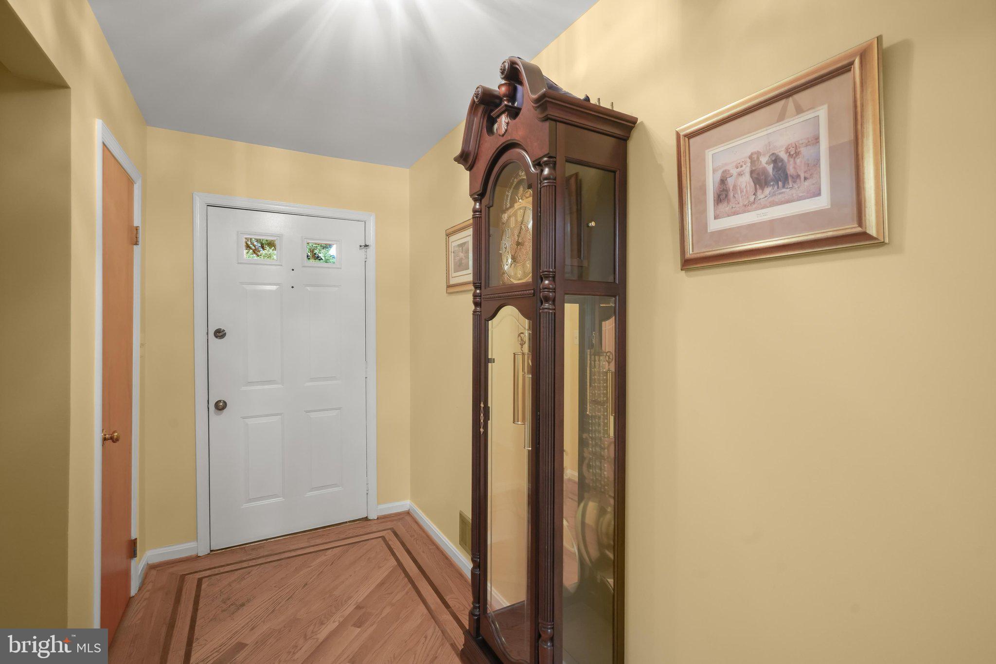 7079 Riley Road Warrenton, VA 20187 - Photo 10 of 97 Foyer