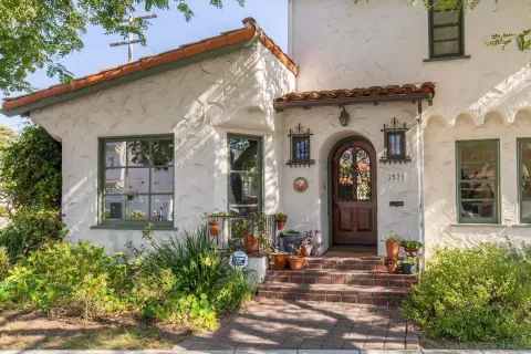 $1,350,000 | 2521 Collier Avenue, San Diego, CA 92116