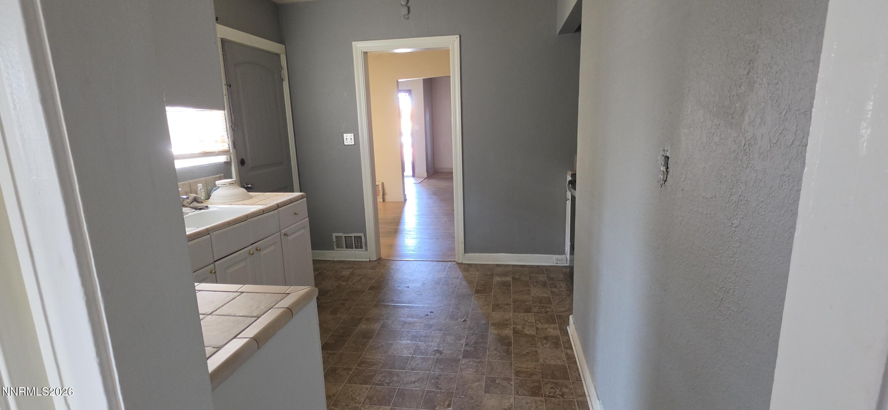 447 Vine Street Reno, NV 89503 - Photo 4 of 13 25079