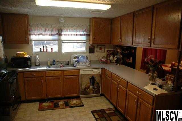 1981 Tripletts Farm Road Newton, NC 28658 - Photo 4 of 25