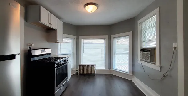 $1,200 | 414 Oneida Street, Unit 2, Joliet, IL 60435