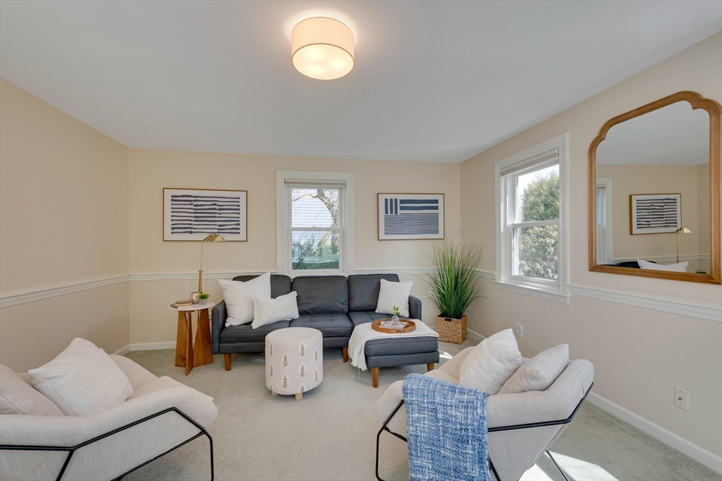 20 Dunbarton Road Needham, MA 02492 - Photo 13 of 35