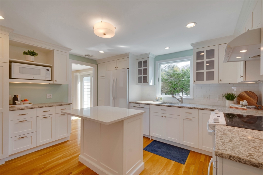 20 Dunbarton Road Needham, MA 02492 - Photo 18 of 35