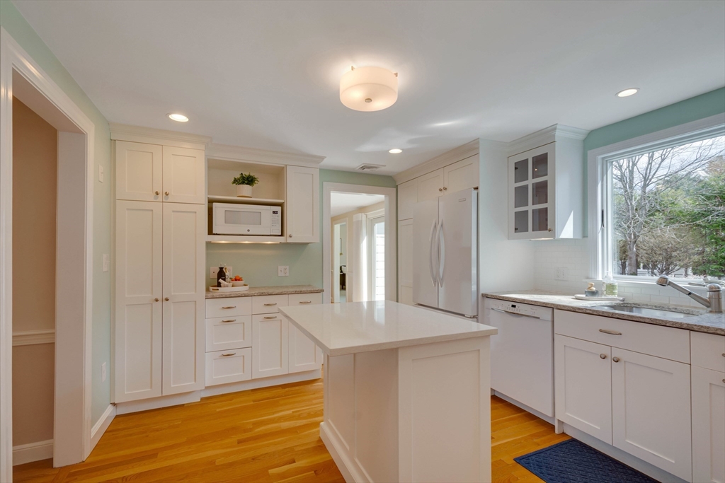 20 Dunbarton Road Needham, MA 02492 - Photo 19 of 35