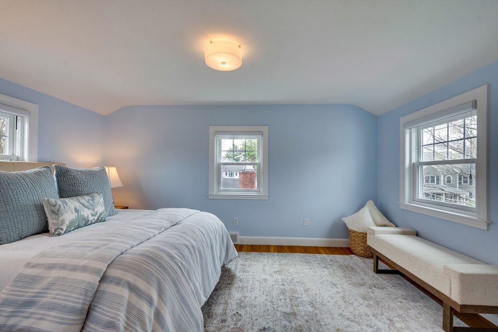 20 Dunbarton Road Needham, MA 02492 - Photo 25 of 35