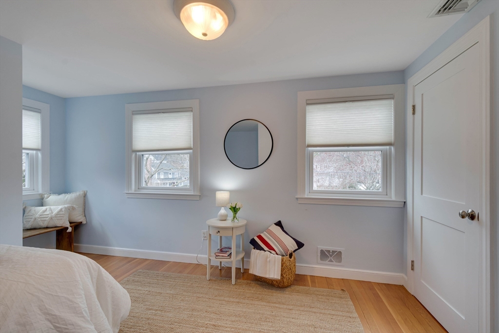 20 Dunbarton Road Needham, MA 02492 - Photo 27 of 35