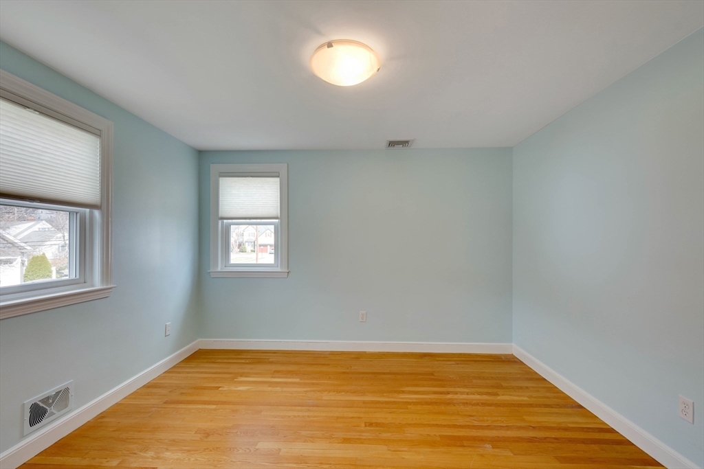 20 Dunbarton Road Needham, MA 02492 - Photo 28 of 35