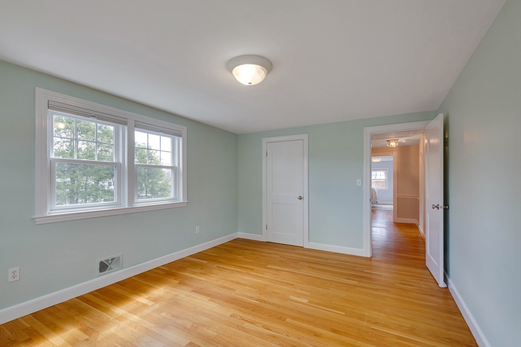 20 Dunbarton Road Needham, MA 02492 - Photo 30 of 35