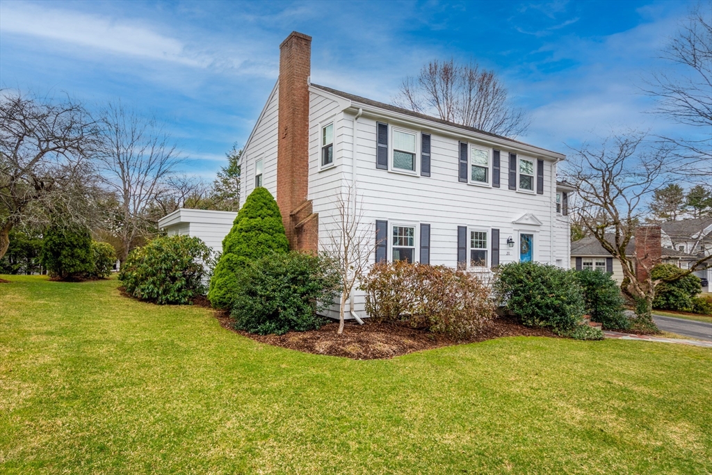 20 Dunbarton Road Needham, MA 02492 - Photo 3 of 35