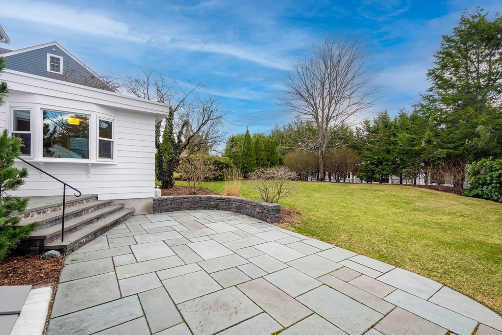 20 Dunbarton Road Needham, MA 02492 - Photo 33 of 35