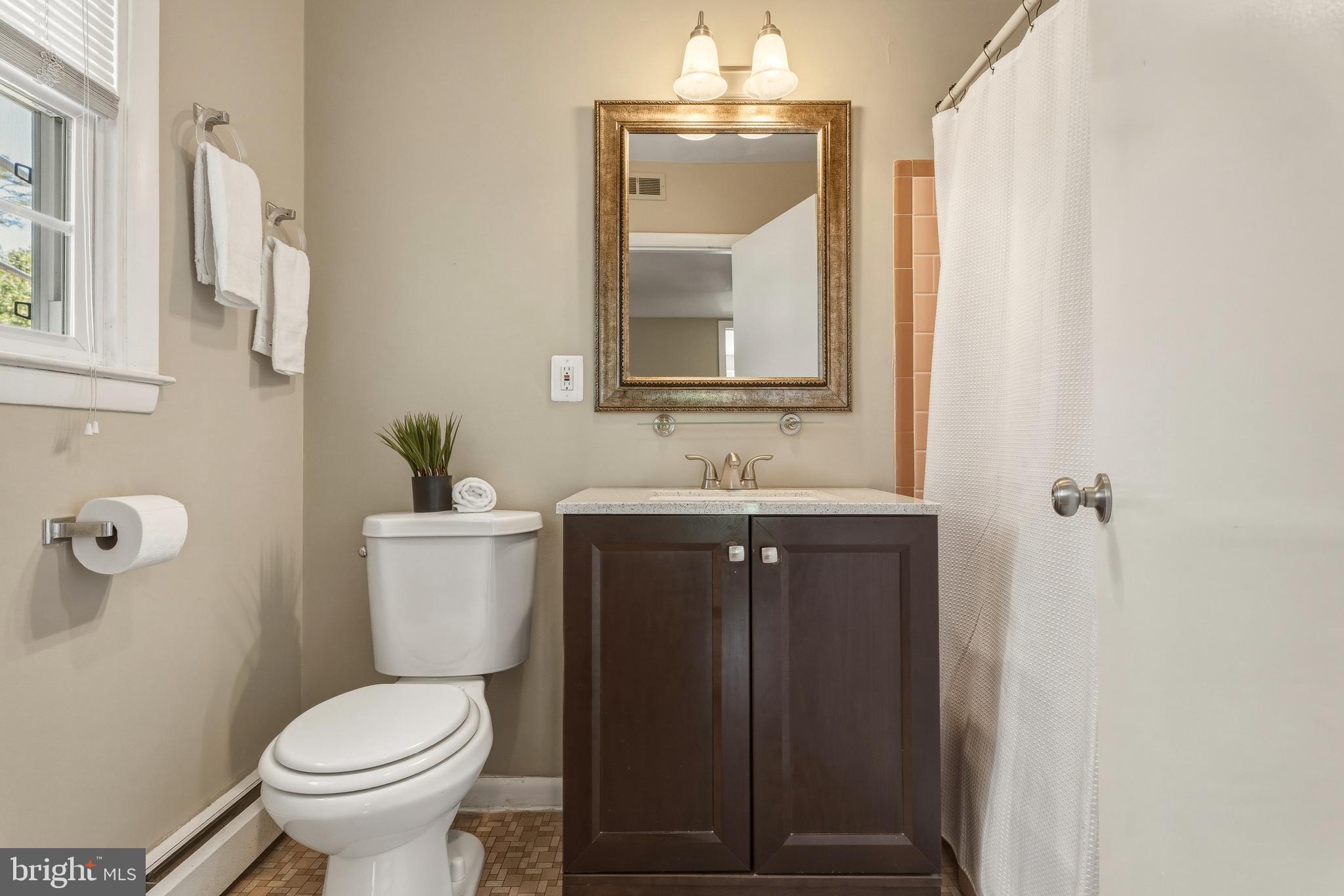 1802 Dulaney Valley Road Lutherville-Timonium, MD 21093 - Photo 29 of 50 Hall Full Bath