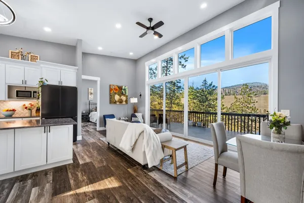 $879,900 | 21125 Byrne Lane, Nine Mile Falls, WA 99026