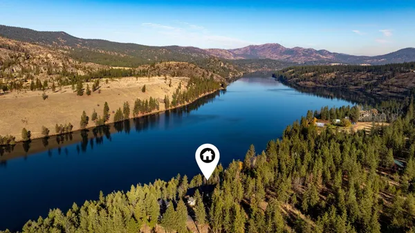 $879,900 | 21125 Byrne Lane, Nine Mile Falls, WA 99026