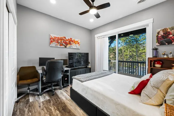 $879,900 | 21125 Byrne Lane, Nine Mile Falls, WA 99026