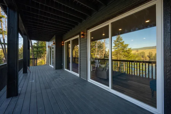 $879,900 | 21125 Byrne Lane, Nine Mile Falls, WA 99026