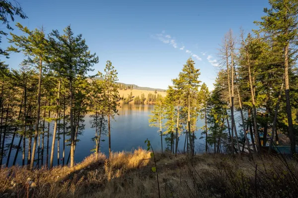 $879,900 | 21125 Byrne Lane, Nine Mile Falls, WA 99026