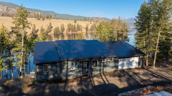 $879,900 | 21125 Byrne Lane, Nine Mile Falls, WA 99026