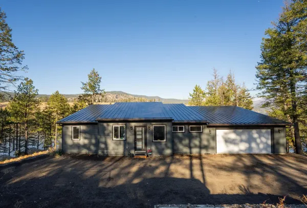 $879,900 | 21125 Byrne Lane, Nine Mile Falls, WA 99026